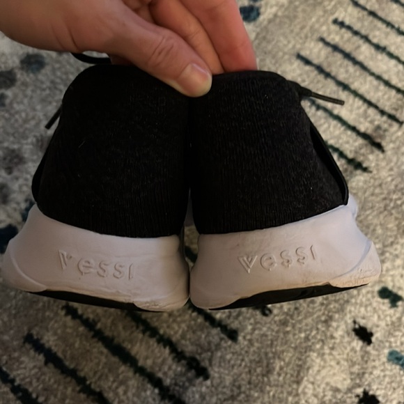 Vessi Everyday Classic Sneaker Size 8 - Picture 5 of 6